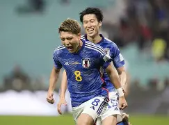 詹姆斯在日本队比赛中赛况扑朔迷离，战术调整引发热议！